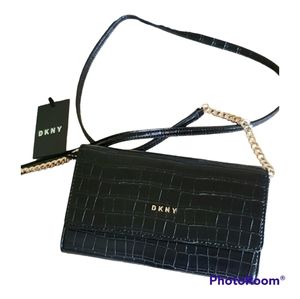 DKNY Veronica Wallet on Chain NWT